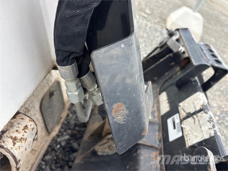 Bobcat MT100 Mini Compact Track Loader لوادر انزلاقية التوجيه