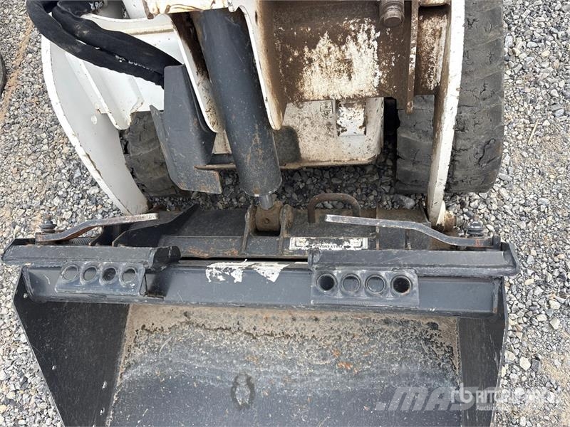Bobcat MT100 Mini Compact Track Loader لوادر انزلاقية التوجيه