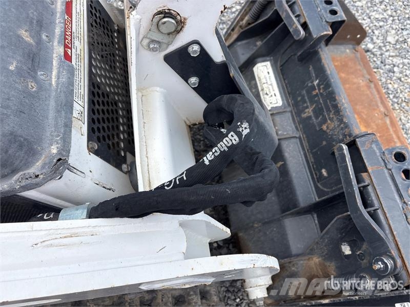 Bobcat MT100 Mini Compact Track Loader لوادر انزلاقية التوجيه