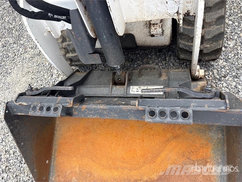 Bobcat MT100 Mini Compact Track Loader لوادر انزلاقية التوجيه