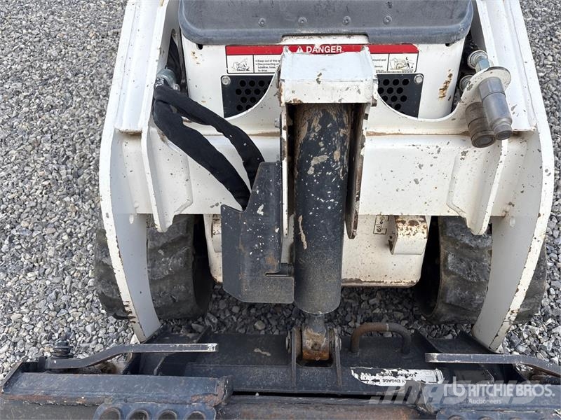 Bobcat MT100 Mini Compact Track Loader لوادر انزلاقية التوجيه