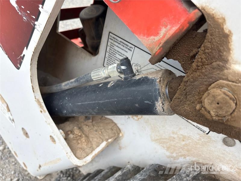 Bobcat MT100 Mini Compact Track Loader Міні-навантажувачі