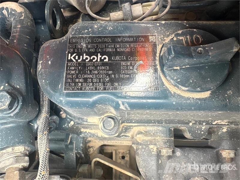 Bobcat MT100 Mini Compact Track Loader 滑移装载机
