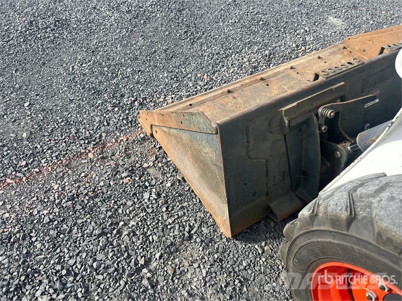 Bobcat S570 Mini Pale Gommate