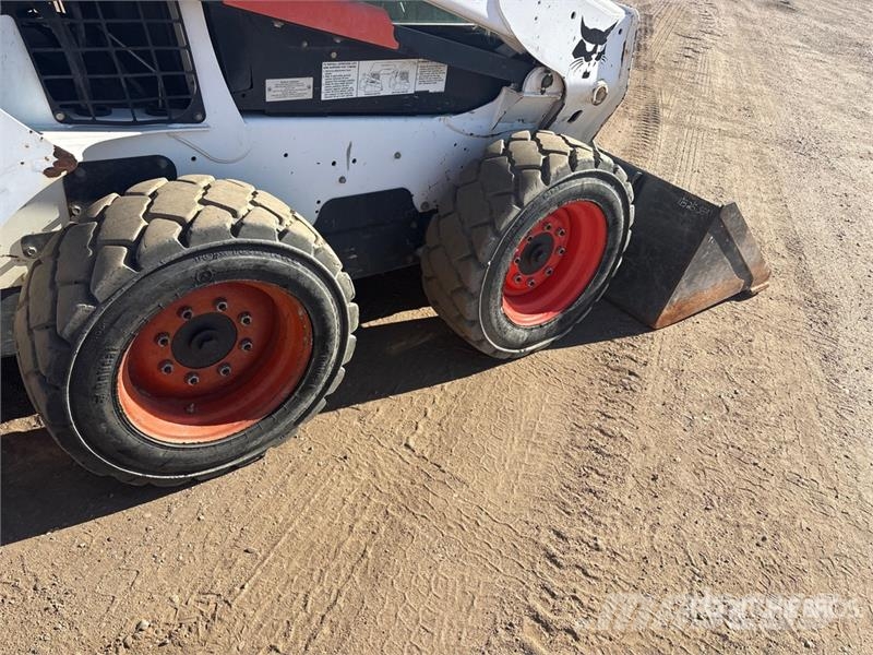 Bobcat S590 Мини-погрузчики