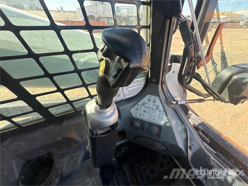 Bobcat S590 Мини-погрузчики
