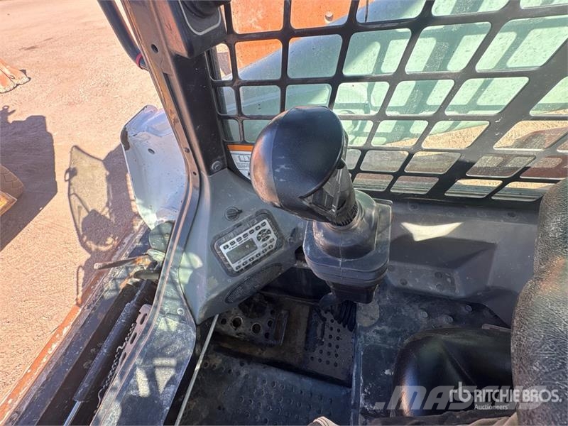 Bobcat S590 Мини-погрузчики