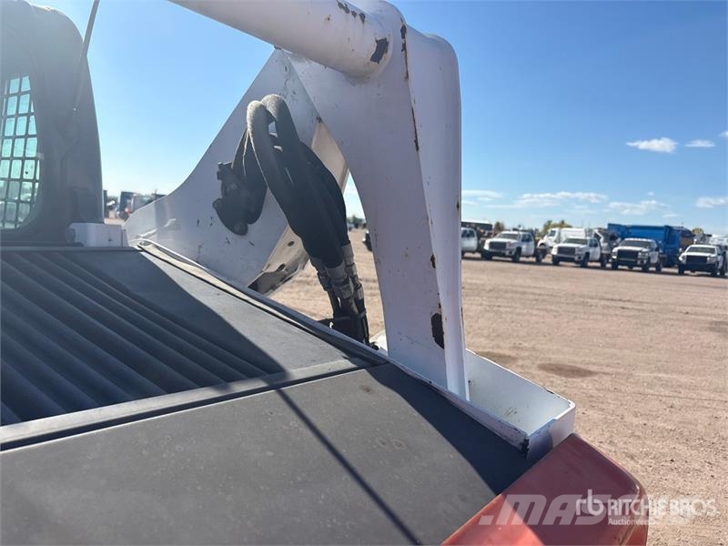 Bobcat S590 Мини-погрузчики