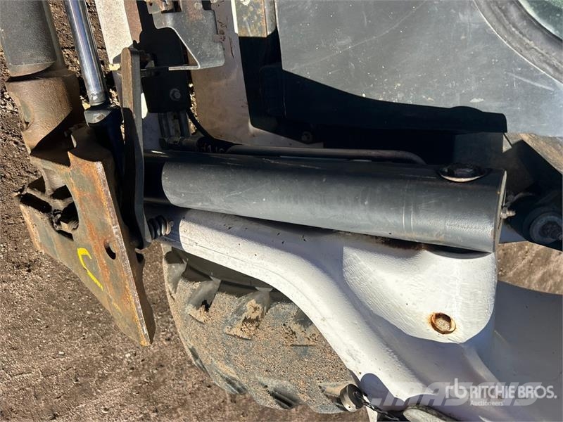 Bobcat S62 Two-Speed Skid Steer Loader Mini Pale Gommate