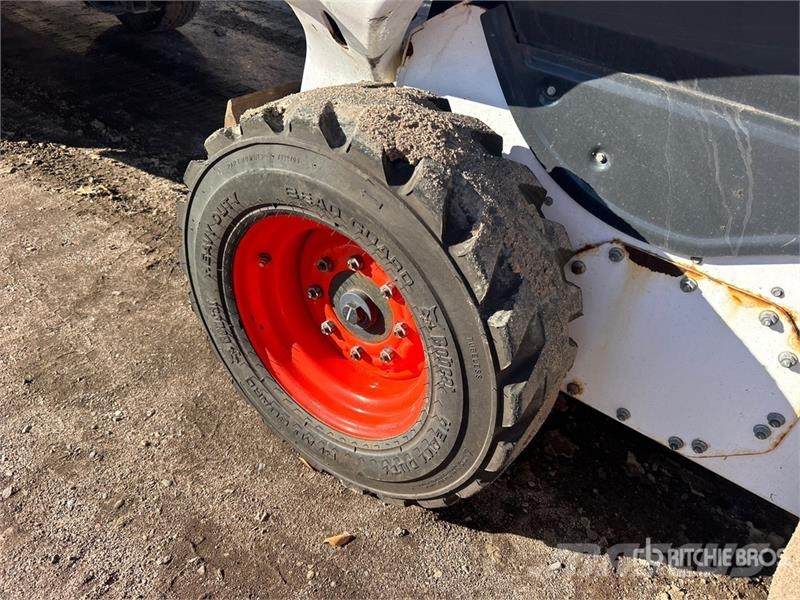 Bobcat S62 Two-Speed Skid Steer Loader Mini Pale Gommate