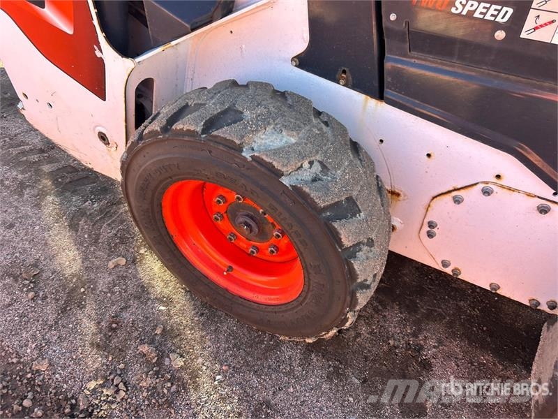 Bobcat S62 Two-Speed Skid Steer Loader Mini Pale Gommate