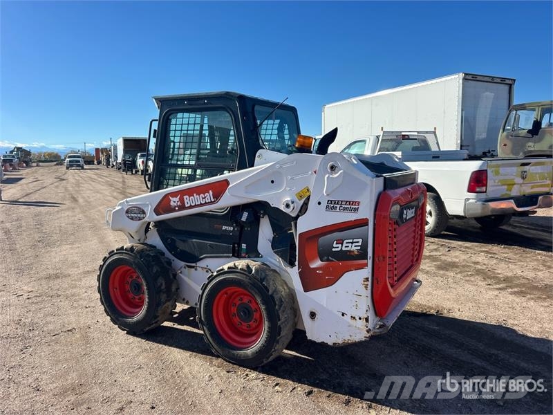 Bobcat S62 Two-Speed Skid Steer Loader Mini Pale Gommate