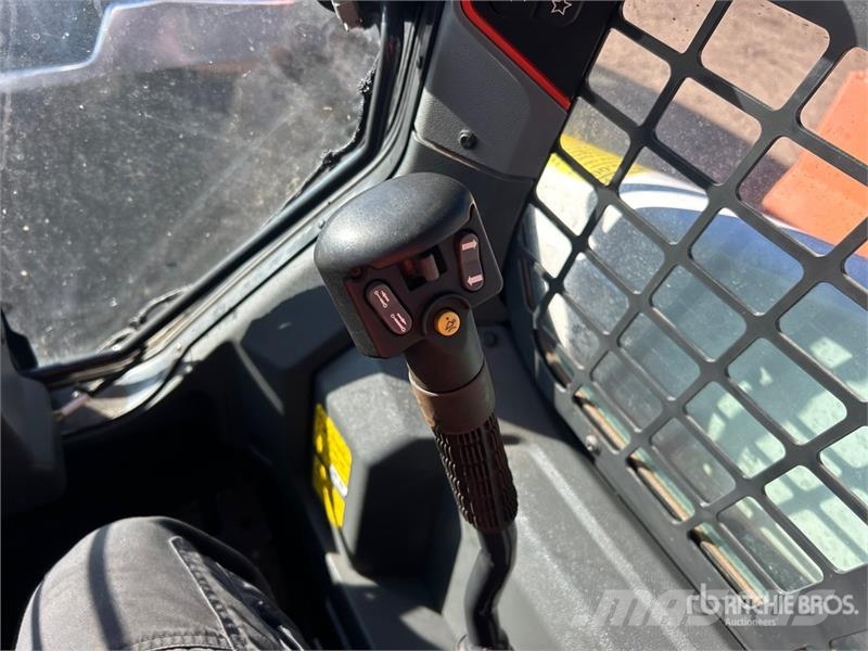 Bobcat S62 Two-Speed Skid Steer Loader Mini Pale Gommate