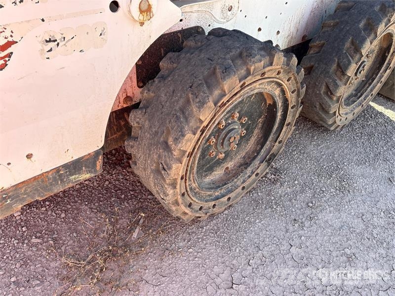 Bobcat S630 لوادر انزلاقية التوجيه