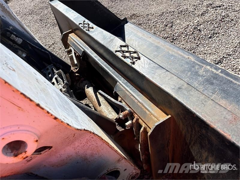 Bobcat S630 لوادر انزلاقية التوجيه