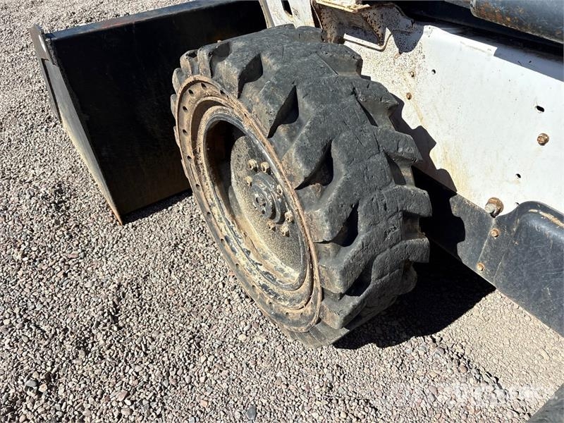 Bobcat S630 لوادر انزلاقية التوجيه