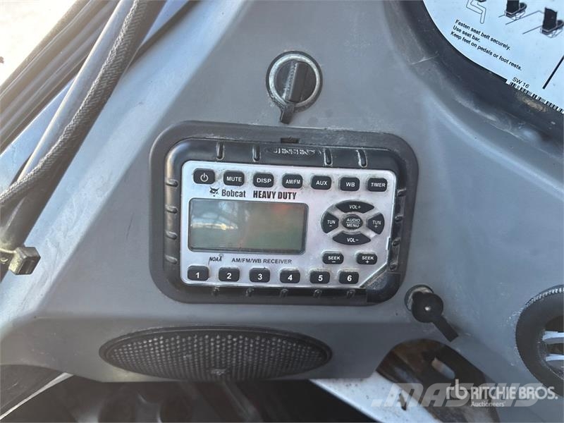 Bobcat S740 Skid steer mini nakladalci