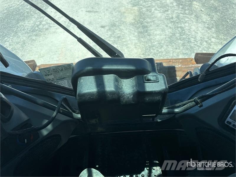 Bobcat S740 Skid steer mini nakladalci
