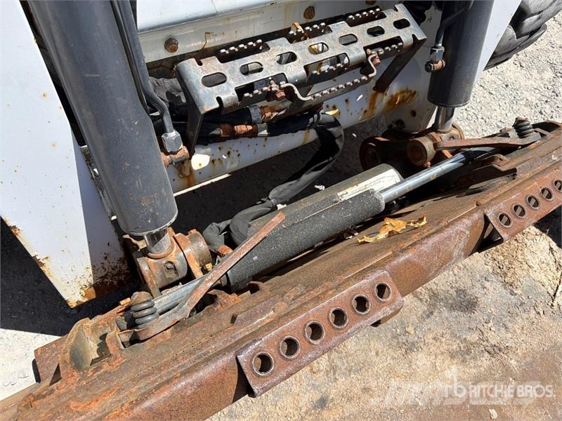 Bobcat S740 Skid steer mini nakladalci