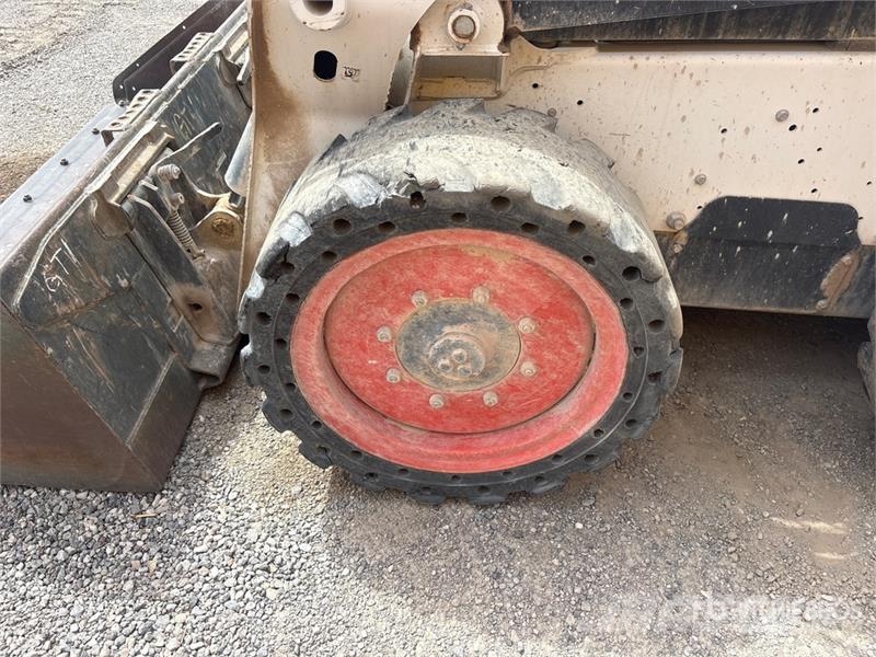 Bobcat S740 Мини-погрузчики