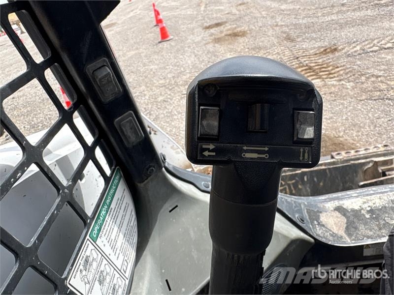 Bobcat S740 Мини-погрузчики