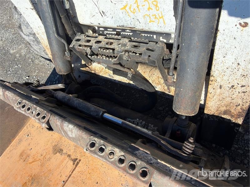 Bobcat S740 Мини-погрузчики