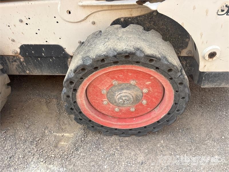 Bobcat S740 Мини-погрузчики