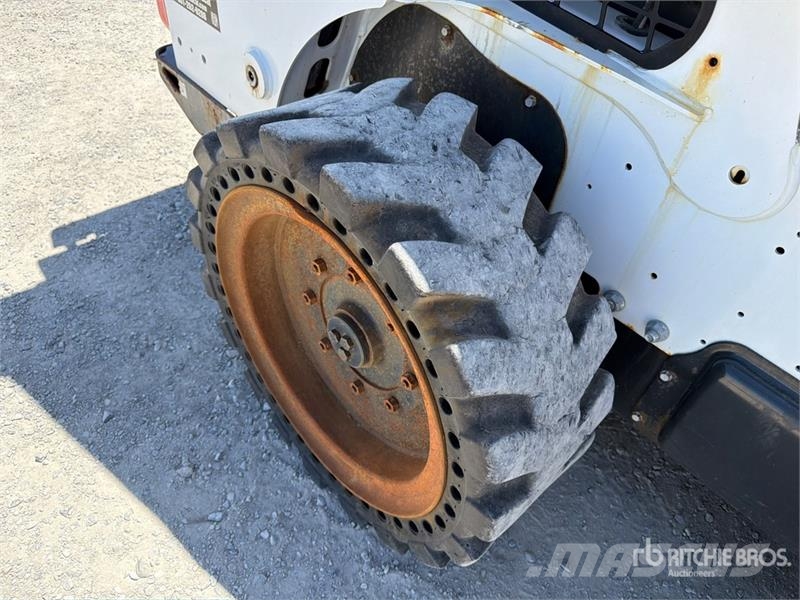 Bobcat S740 Skid steer mini nakladalci
