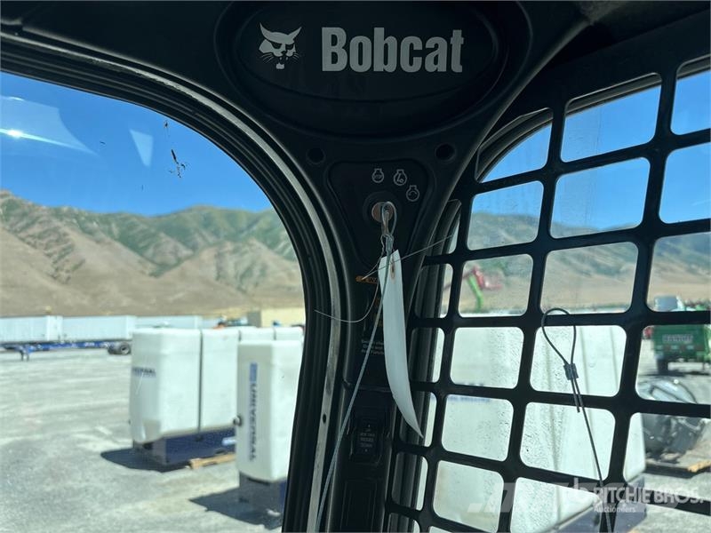 Bobcat S740 Skid steer mini nakladalci