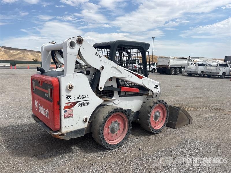 Bobcat S740 Мини-погрузчики