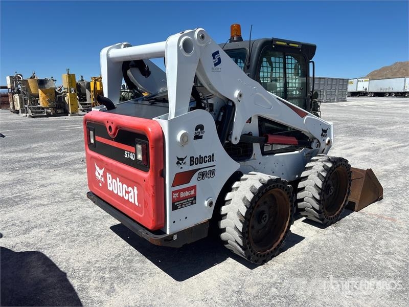 Bobcat S740 Skid steer mini nakladalci