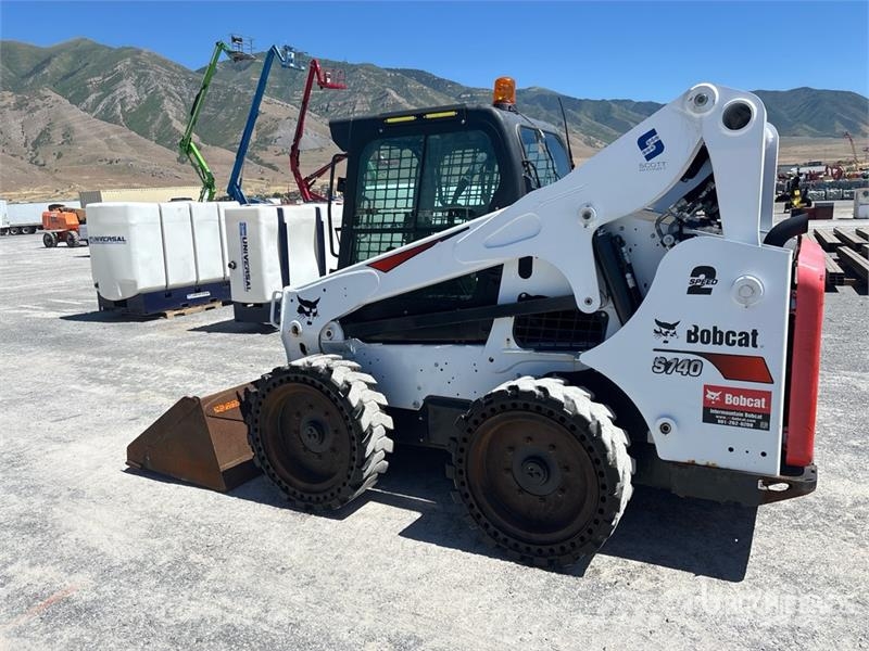 Bobcat S740 Skid steer mini nakladalci