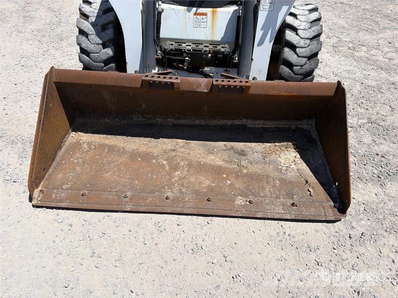 Bobcat S740 Skid steer mini nakladalci