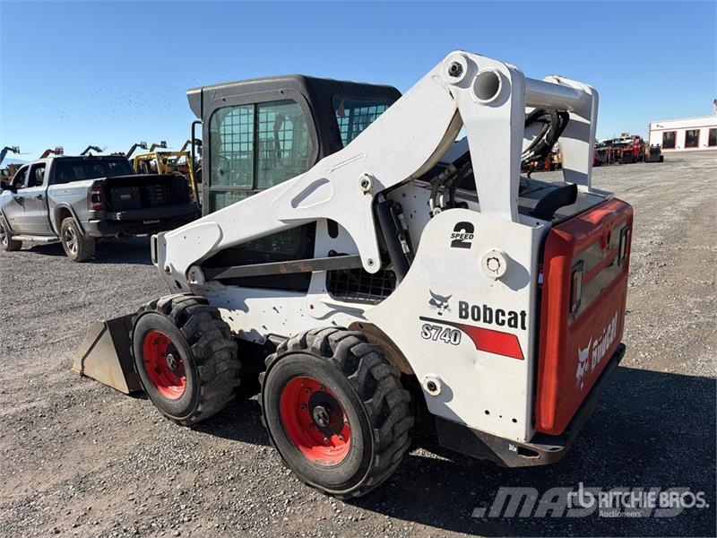 Bobcat S740 Мини-погрузчики