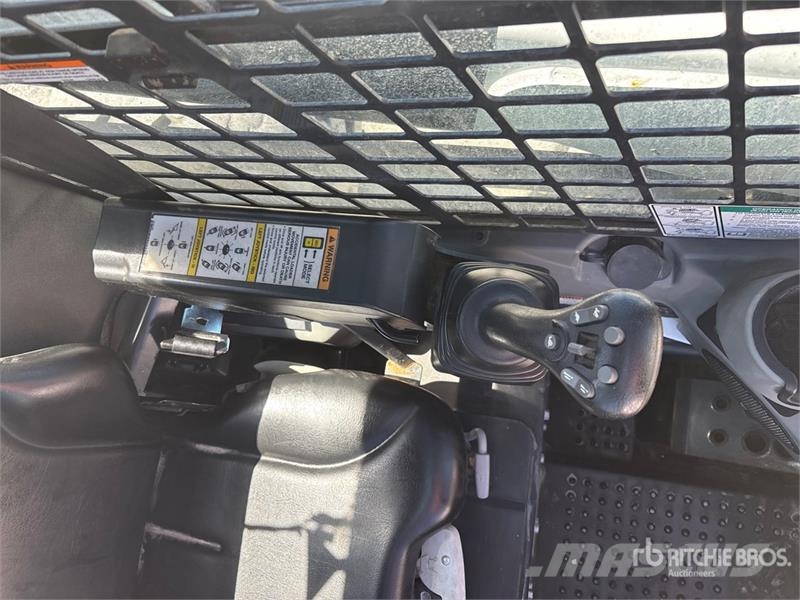Bobcat S740 Skid steer mini nakladalci