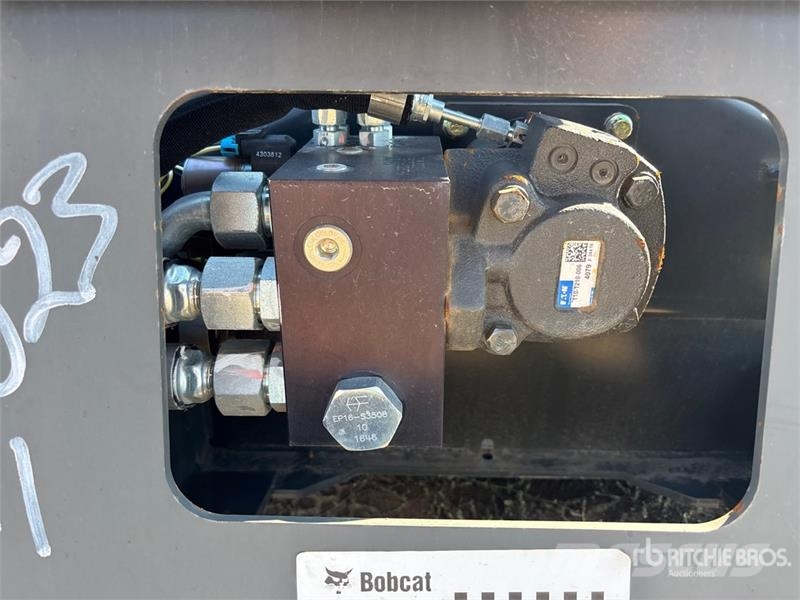 Bobcat SBX240X84 84 in Skid Steer Snowblower Snøfresere