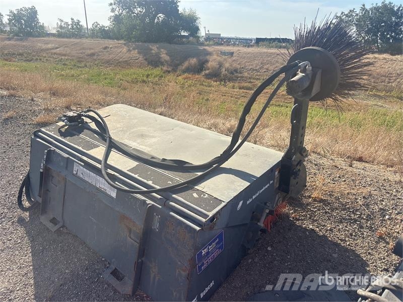 Bobcat Sweeper 72 72 in Skid Steer Sweeper Bürsten