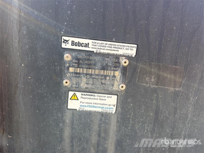 Bobcat Sweeper 84 84 in Skid Steer Sweeper Щітки