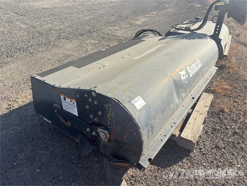 Bobcat Sweeper 84 84 in Skid Steer Sweeper Щітки