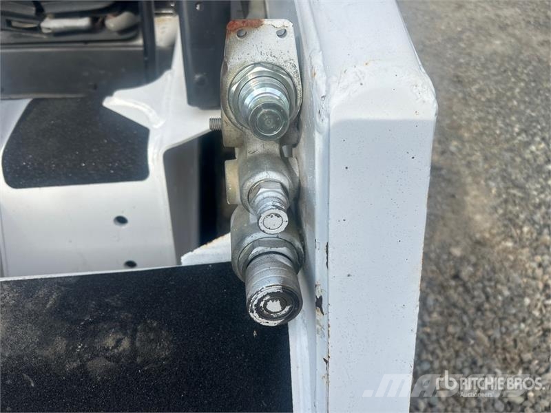 Bobcat T140 Mini Pale Gommate