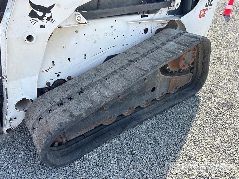 Bobcat T320 Skid steer loaders