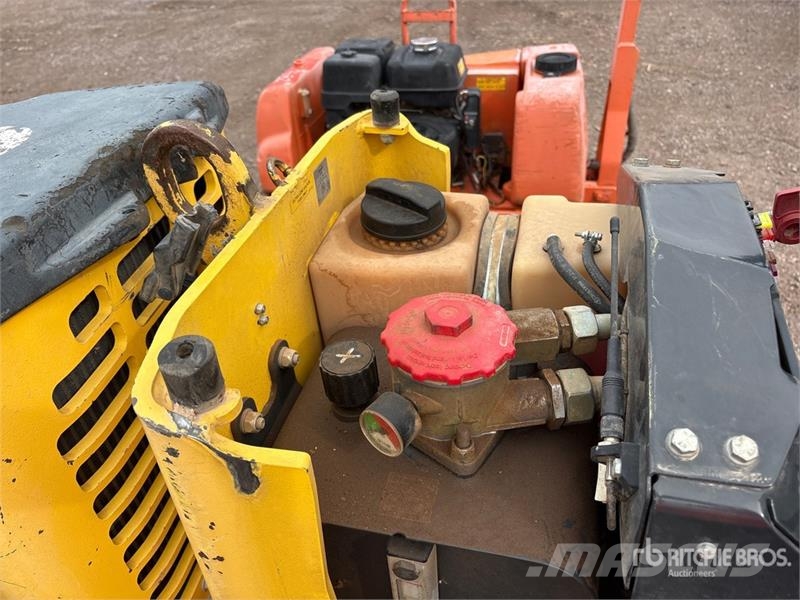 Bomag BMP 8500 ソイルコンパクター