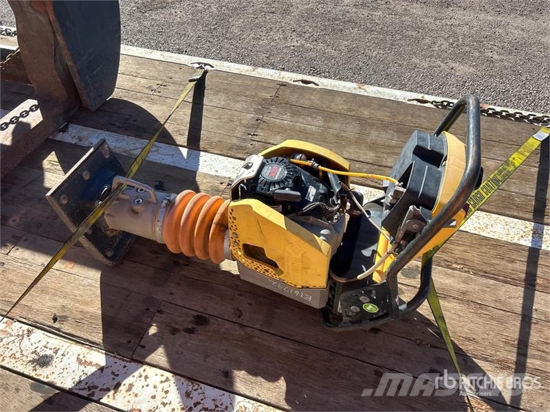 Bomag BT65 Plūktuvai