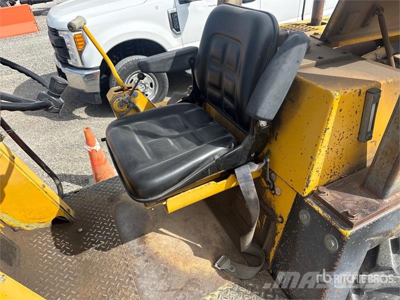 Bomag BW142D Smooth Drum Compactor Enojni valjarji
