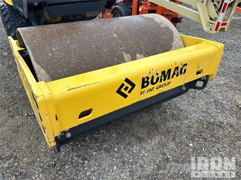 Bomag BW145D Smooth Drum Compactor 振動ローラ