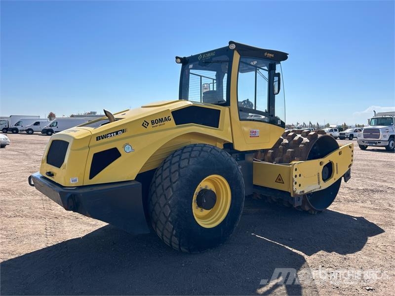 Bomag BW211D-5 Smooth Drum Compactor مداحل أحادية الأسطوانة