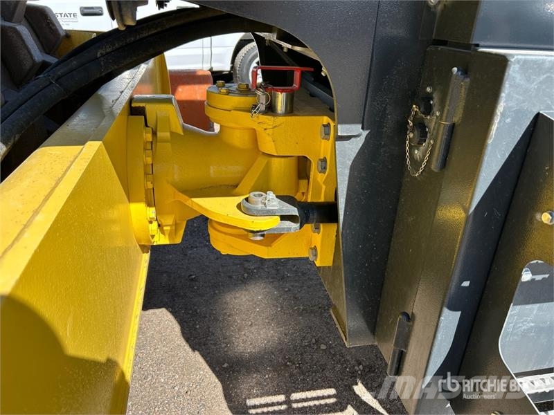 Bomag BW211D-5 Smooth Drum Compactor مداحل أحادية الأسطوانة