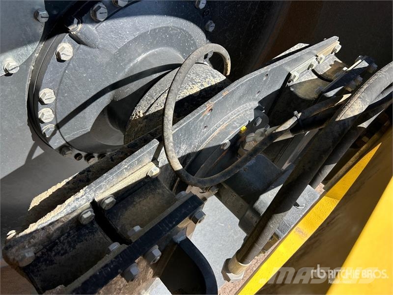 Bomag BW211D-5 Smooth Drum Compactor مداحل أحادية الأسطوانة