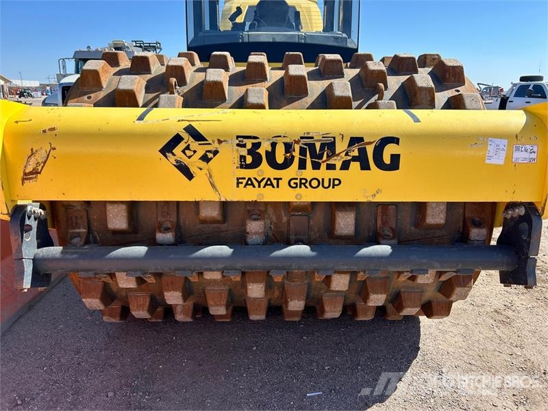 Bomag BW211D-5 Smooth Drum Compactor مداحل أحادية الأسطوانة
