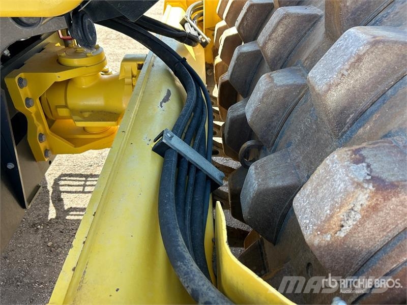 Bomag BW211D-5 Smooth Drum Compactor مداحل أحادية الأسطوانة
